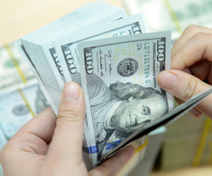 Các ngân hàng đồng loạt giảm giá USD