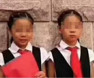 Sự trừng phạt đau đớn nhất cuộc đời người mẹ: Vì mải xem điện thoại mà hai con gái sinh đôi mất mạng trong chớp mắt