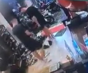 Video: Nam thanh niên Pháp mất đôi giày 500$ khi ăn trưa tại hostel ở Sài Gòn
