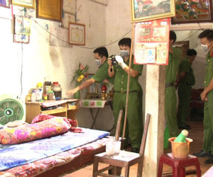 Án mạng chấn động: Nghi án con trai sát hại ba mẹ, đâm trọng thương cháu gái