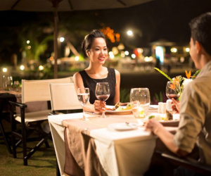 Bắt gặp chồng dẫn 'em gái mưa' đi ăn bữa tối 'tình nhân', vợ lặng lẽ làm điều này khiến chồng sợ tái mặt