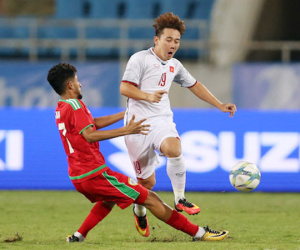 HLV Park Hang-seo phải thay cầu thủ ở Olympic Việt Nam