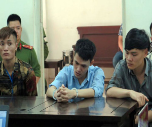 Hà Nội: 'Ngáo ngơ' hầu tòa sau khi gây vụ nổ súng kinh hoàng