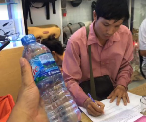 Máy ảnh biến thành chai nước lọc, Shopee hay GHN phải bồi thường?