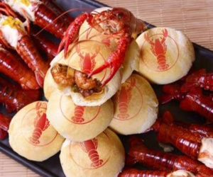 Bánh trung thu 'biết nói', giá chưa đầy 500.000 đồng/hộ