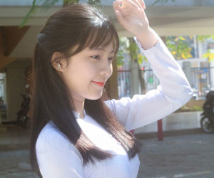 Chưa đến năm học mới, thiếu nữ Đà Nẵng đã gây sốt với bức ảnh diện áo dài xinh đẹp hơn nắng mai
