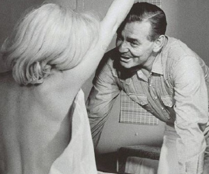 Qua đời gần 60 năm, cảnh nóng đầu tiên của 'bom sex' Marilyn Monroe mới được hé lộ