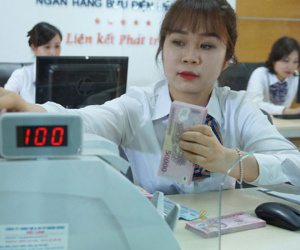 Lãi suất gửi tiết kiệm đột ngột tăng trở lại