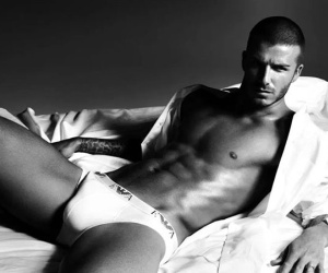 Becks thừa nhận 'nhồi tất dưới quần lót' để chụp ảnh
