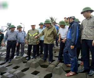 Bộ trưởng Nguyễn Xuân Cường kiểm tra công tác phòng chống bão số 4