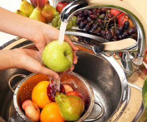 Thế nào là rửa sạch rau và trái cây đúng cách?