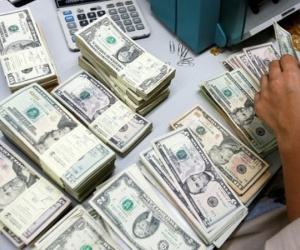 USD lập đỉnh mới, giá ‘chợ đen’ vượt mốc 23.600 đồng