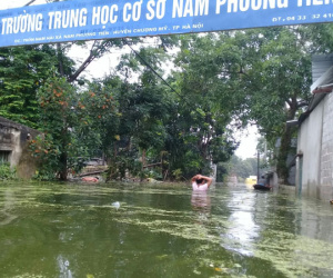 Năm học mới tại rốn lũ Hà Nội: Khó khăn chưa qua, nỗi lo lại tới