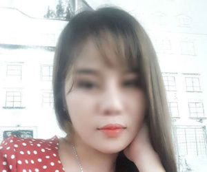 Dù xinh đẹp trẻ trung chẳng kém hot girl, cô vợ này vẫn cay đắng ra đi sau khi chồng nhắn tin rủ gái lạ qua đêm