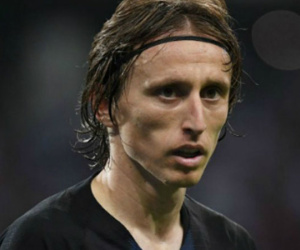 Real tố cáo Inter 'đi đêm' với Modric lên FIFA