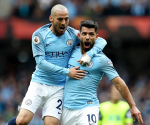 Aguero ghi hat-trick, Man City đánh tennis trước Huddersfield