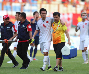 Hùng Dũng gãy ngón chân, chia tay ASIAD