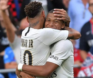 Mbappe lập cú đúp khi tái xuất tại Ligue 1