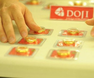 Giá vàng hôm nay 20/8: Đầu cơ USD, vàng mất cơ hội tăng giá