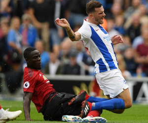 MU thua Brighton 2-3: Mặt nạ rơi, 'Quỷ đỏ' hèn nhát lộ diện