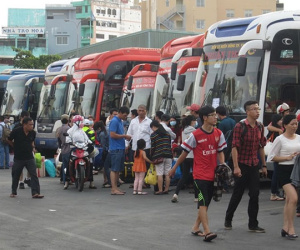 Tăng giá vé xe dịp lễ 2.9: Chèn ép, bắt chẹt người lao động