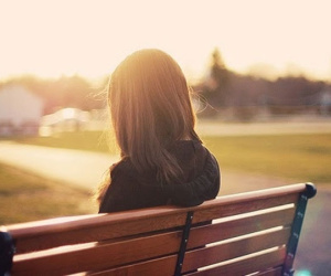 Vừa chia tay em đã yêu ngay người đàn ông khác