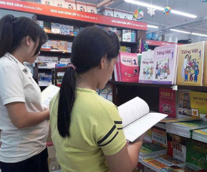 Đầu năm, thiếu sách giáo khoa lớp 1, vì sao?