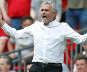 Man Utd đảm bảo cho Mourinho, bác tin đồn mời Zidane