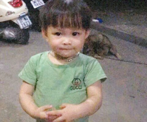 Hà Tĩnh: Cha mẹ khóc hết nước mắt mong mỏi tìm con gái 2,5 tuổi bỗng nhiên mất tích hơn 1 tháng
