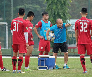 HLV Park Hang Seo không phải 'cây đũa thần', bóng đá Việt cần tự lực