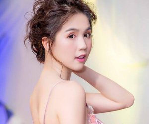 Ngọc Trinh đáp trả rất gắt khi bị nói 'ưỡn ẹo câu đại gia' và nói giọng quê mùa