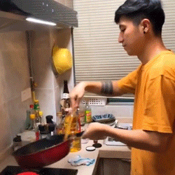 'Đàn ông hiện đại, ngại gì vào bếp': đây chính là đoạn clip khiến hội chị em chia sẻ nhiều nhất MXH hôm nay
