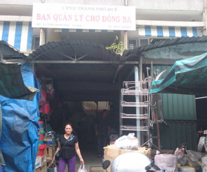 Huế: Bảo vệ chợ Đông Ba ngã gục do bị côn đồ đâm vào cổ