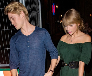 Xuất hiện hiếm hoi bên bạn trai, Taylor Swift diện váy khéo khoe vòng 1 đầy đặn 'không còn lép'