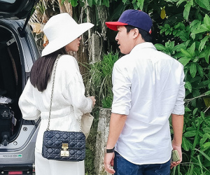Trường Giang, Nhã Phương về quê thắp hương tổ tiên sau lễ đính hôn