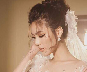 Lan Khuê diện váy cô dâu, khoe nhan sắc xinh đẹp trước ngày lên xe hoa với bạn trai đại gia