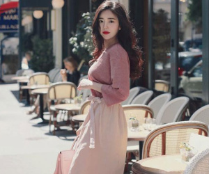 Váy thắt nơ vừa hết hot, chị em lại săn lùng kiểu 'quần thắt nơ của mẹ' để diện thu