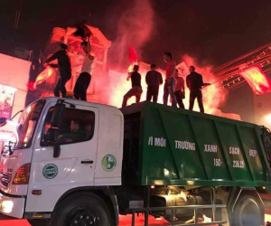 Ảnh: Cùng nhìn lại những màn ăn mừng cực chất từ các cổ động viên cả nước sau chiến thắng lịch sử của tuyển Olympic Việt Nam