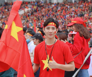 Sự thật bức ảnh 9X điển trai cổ vũ Olympic Việt Nam sau trận tứ kết