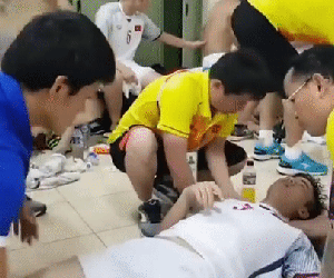 Trợ lý của HLV Park Hang-seo: 'Duy Mạnh chuột rút toàn thân, người cứng đơ như cục gạch'