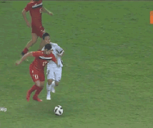 Video: Xót xa hình ảnh Quang Hải đổ máu trong trận thắng Olympic Syria