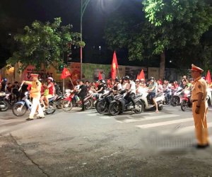 Hà Nội: Cảnh sát cơ động trang bị AK chống đua xe, tụ tập sau trận U23