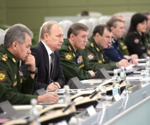 Nga sắp tập trận lịch sử, Tổng thống Putin sa thải 15 tướng