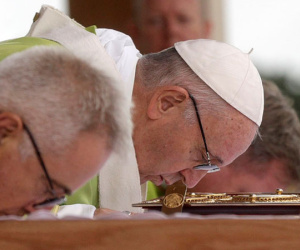 Tòa thánh Vatican bị tố che đậy vụ linh mục xâm hại tình dục trẻ em