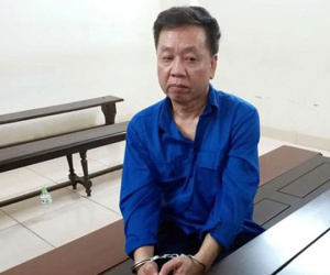 Kết đắng của kẻ được cả Dung Hà, Năm Cam ưu ái