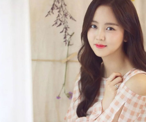 Lấy được cô vợ trẻ, tôi chưa kịp sung sướng hãnh diện đã bị dọa ly hôn chỉ vì... không like ảnh trên facebook