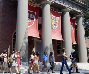 Bộ Tư pháp Mỹ tố Harvard phân biệt đối xử với sinh viên gốc Á
