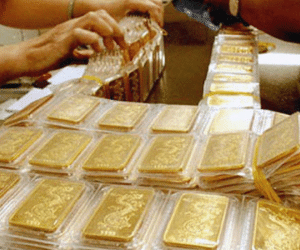 Giá vàng hôm nay 31/8: USD vững giá, vàng giảm suốt 5 tháng