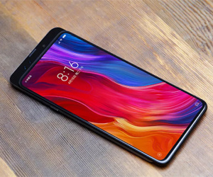 Sếp Xiaomi khoe ảnh Mi Mix 3 màn hình tràn viền sắp ra mắt