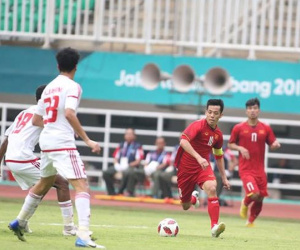 Bố vợ Văn Quyết: 'Đến ông Park còn bị chửi thậm tệ, con rể tôi chấp nhận áp lực'